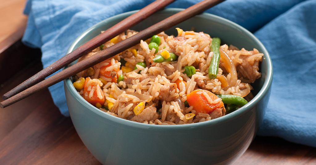 Wok de arroz, pollo y verduras