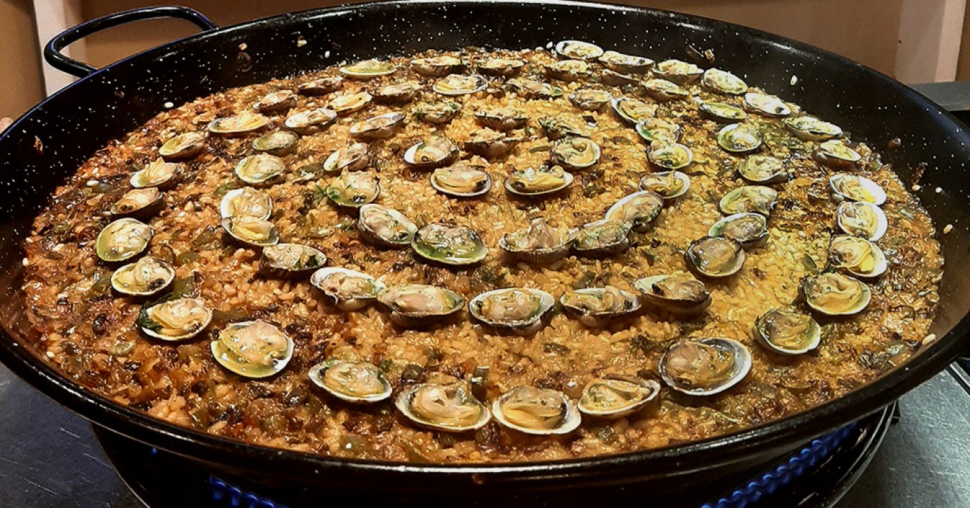 Rice casserole with clams